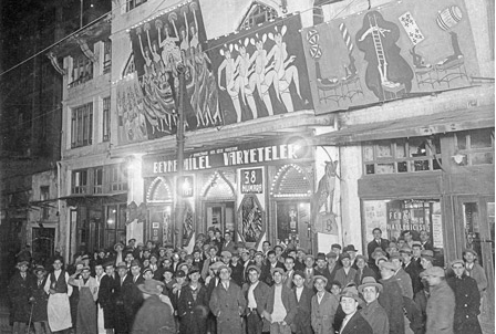 Şehzadebaşı Ferah Tiyatrosu, Ocak 1932. (Cengiz Kahraman Arşivi) 